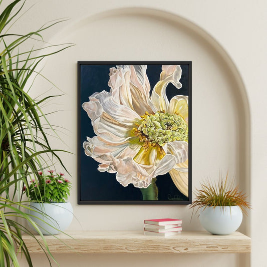 td-Ed-print-Close-up of a white poppy with a dark background. By Wendy Peters